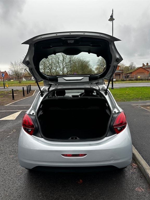 Used Peugeot 208 2018 for sale - 75570412: Photo 7