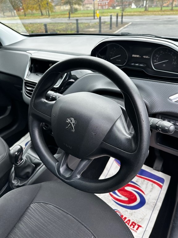 Used Peugeot 208 2018 for sale - 75570412: Photo 9