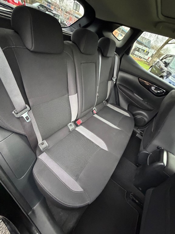 Used Nissan Qashqai 2017 for sale - 76842404: Photo 8