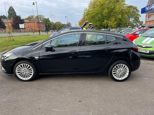 Used Vauxhall Astra 2017 for sale - 76324702: Photo 2