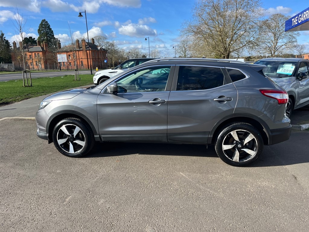 Used Nissan Qashqai 2015 for sale - 77462114: Photo 2