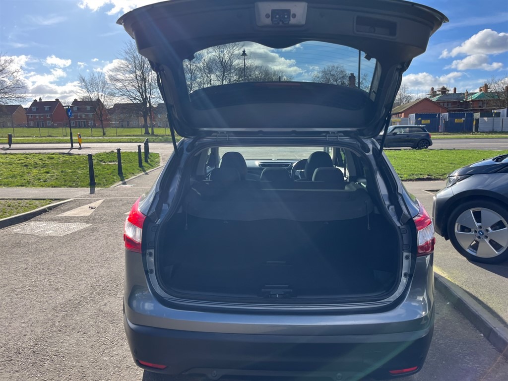 Used Nissan Qashqai 2015 for sale - 77462114: Photo 6