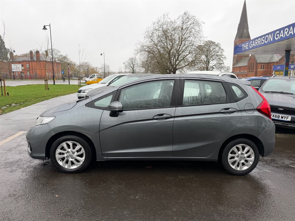 Used Honda Jazz 2019 for sale - 76722453: Photo 2