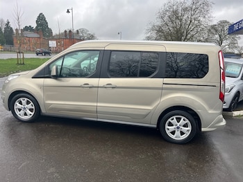 Used Ford Grand Tourneo Connect 2014 for sale - 77381229: Photo
