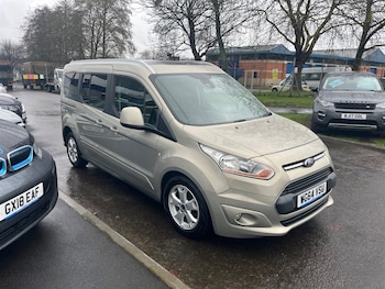 Used Ford Grand Tourneo Connect 2014 for sale - 77381229: Photo