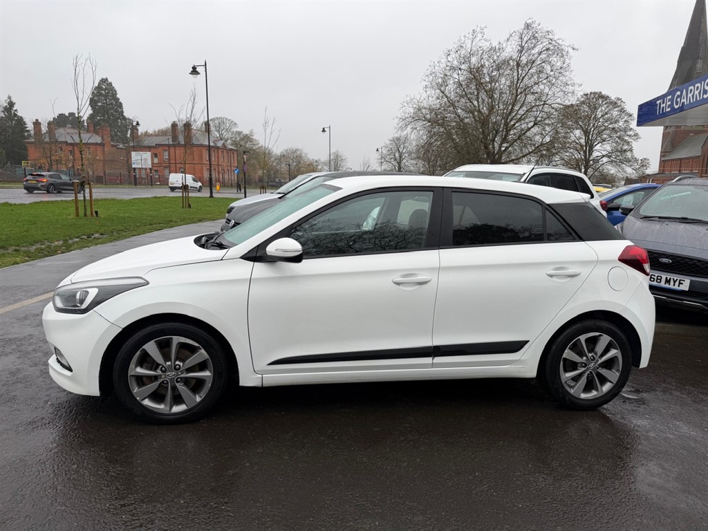 Used Hyundai i20 2018 for sale - 76696698: Photo 2