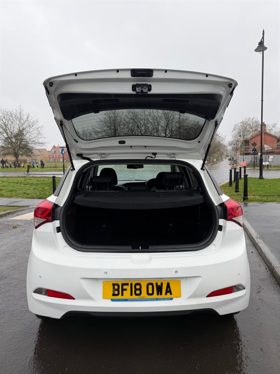 Used Hyundai i20 2018 for sale - 76696698: Photo 7