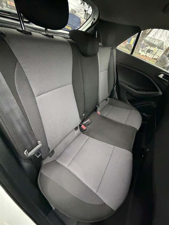 Used Hyundai i20 2018 for sale - 76696698: Photo 8