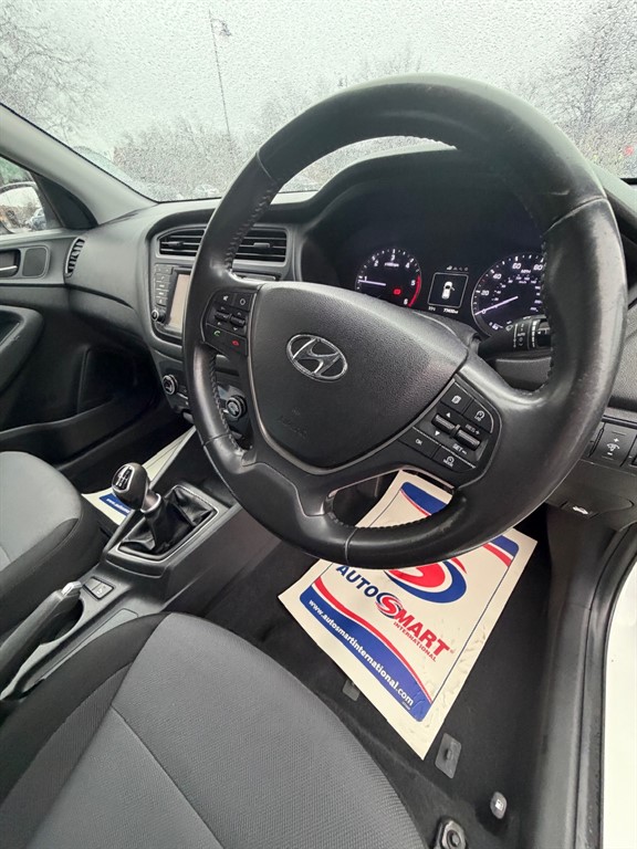 Used Hyundai i20 2018 for sale - 76696698: Photo 9