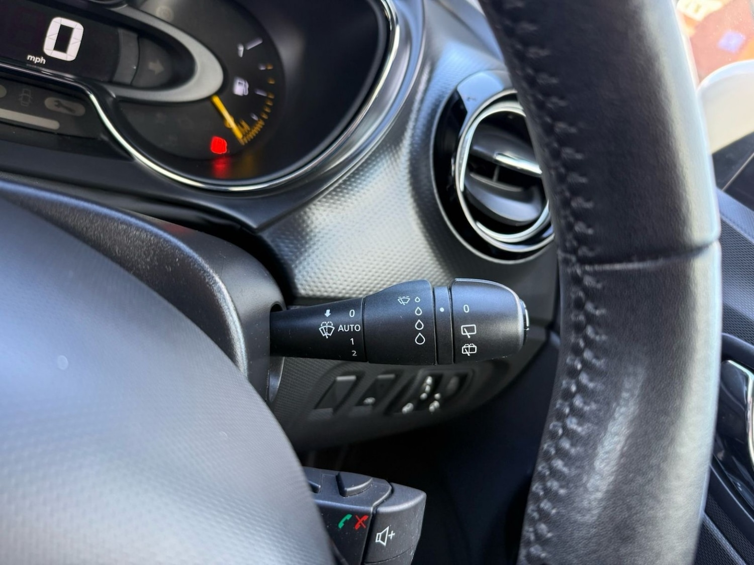 Used Renault Captur 2014 for sale - 77938079: Photo 21