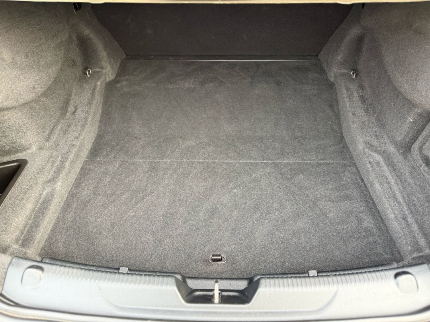 Used Jaguar XE 2016 for sale - 78004545: Photo 17