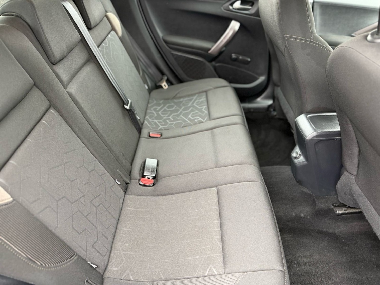 Used Peugeot 2008 2015 for sale - 77837010: Photo 14