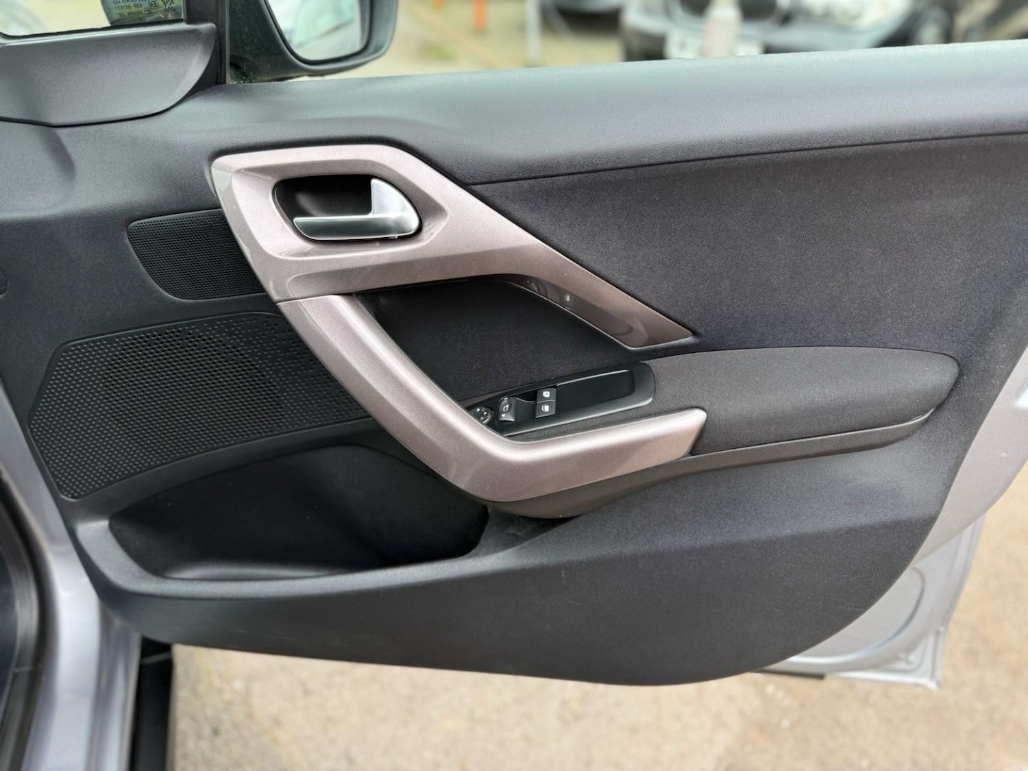 Used Peugeot 2008 2015 for sale - 77837010: Photo 8