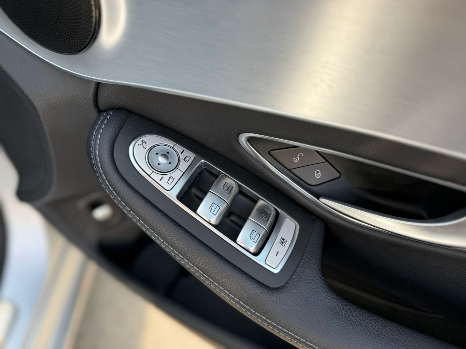 Used Mercedes-Benz C Class 2018 for sale - 78053348: Photo 10