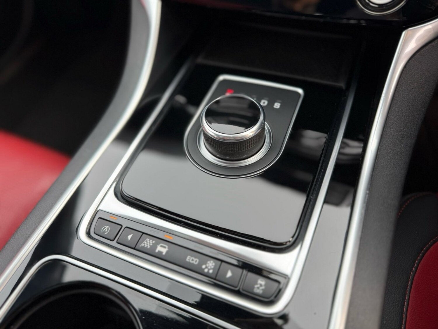 Used Jaguar XE 2016 for sale - 78053280: Photo 16