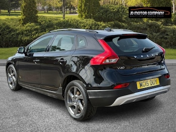 Used Volvo V40 Cross Country 2015 for sale - 79010798: Photo