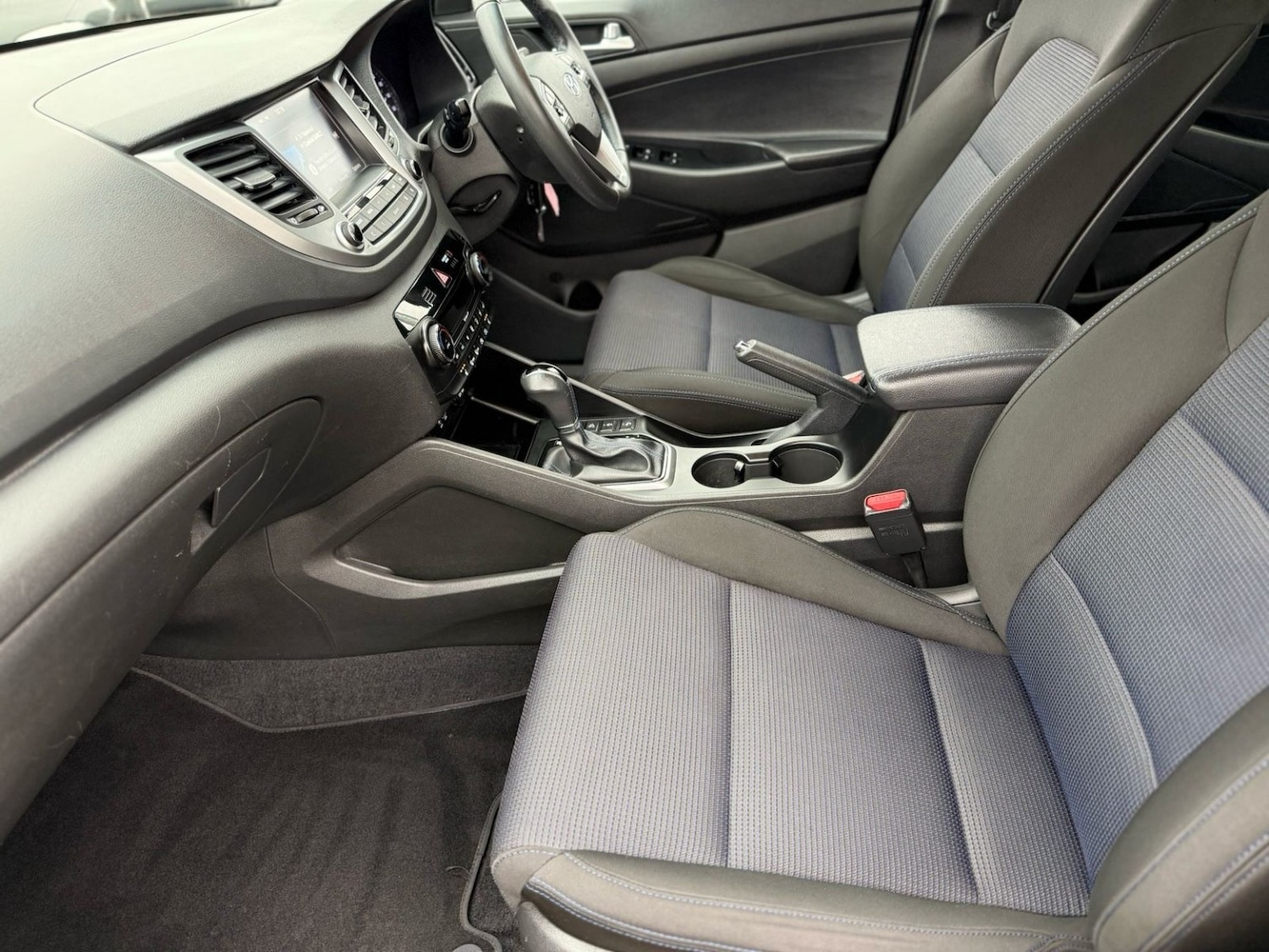 Used Hyundai TUCSON 2017 for sale - 77837045: Photo 9