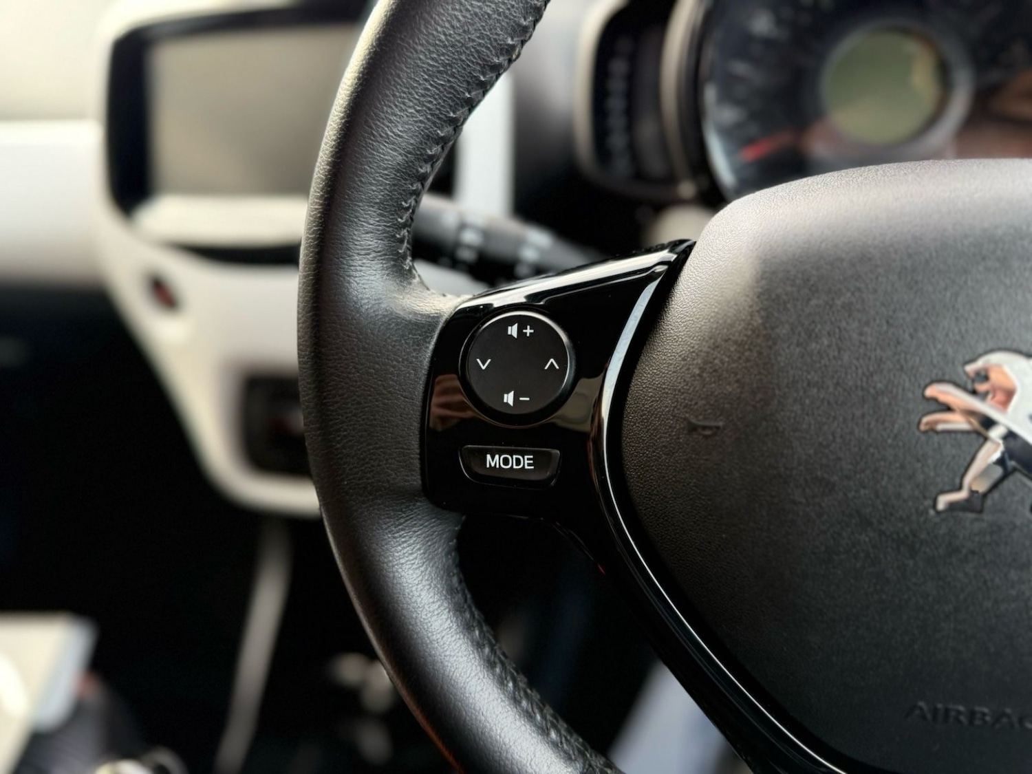 Used Peugeot 108 2017 for sale - 77836820: Photo 22