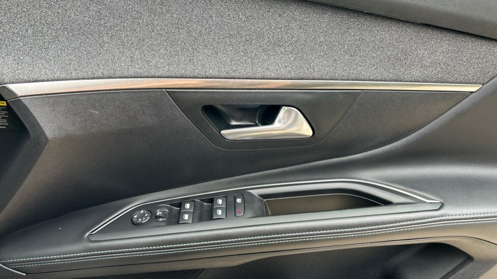 Used Peugeot 5008 2022 for sale - 76104087: Photo 30