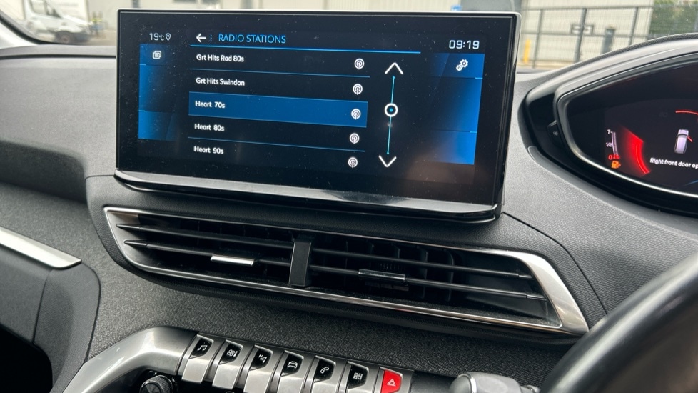 Used Peugeot 5008 2022 for sale - 76104087: Photo 34