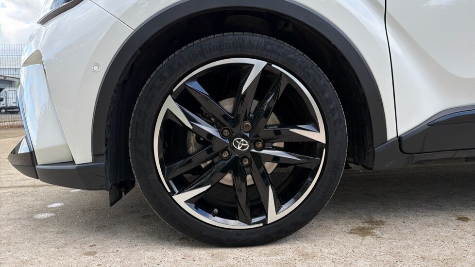 Used Toyota C-HR 2023 for sale - 76338918: Photo 17