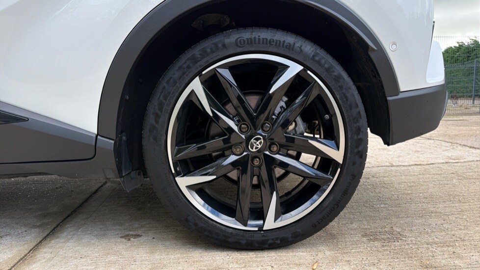 Used Toyota C-HR 2023 for sale - 76338918: Photo 18