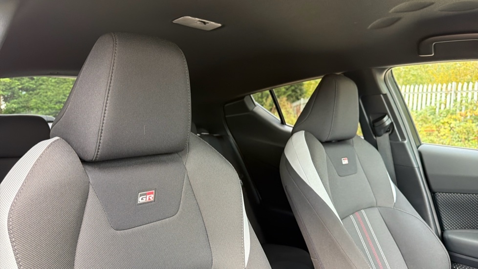 Used Toyota C-HR 2023 for sale - 76338918: Photo 32