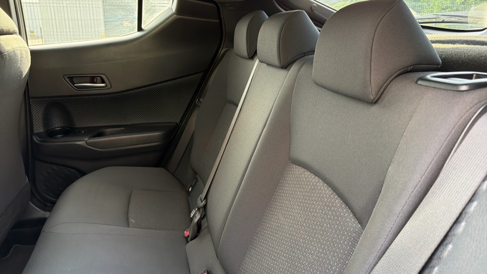 Used Toyota C-HR 2019 for sale - 76684314: Photo 14