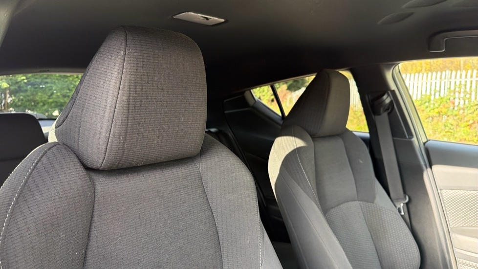 Used Toyota C-HR 2019 for sale - 76684314: Photo 30