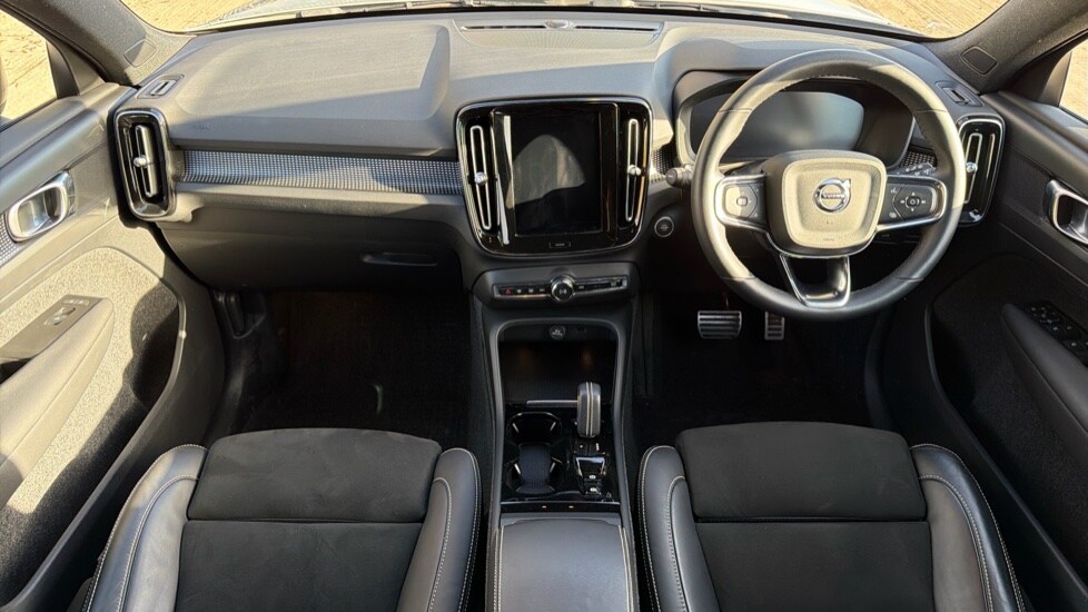 Used Volvo XC40 2021 for sale - 76487131: Photo 11