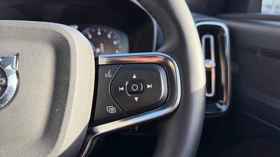 Used Volvo XC40 2021 for sale - 76487131: Photo 24