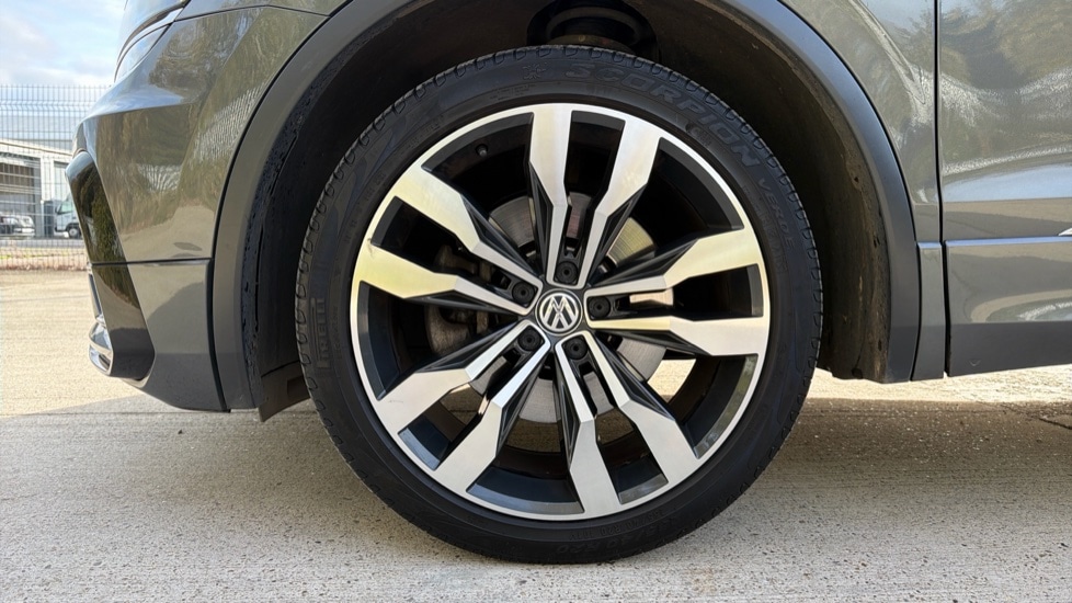 Used Volkswagen Tiguan 2018 for sale - 76623428: Photo 17