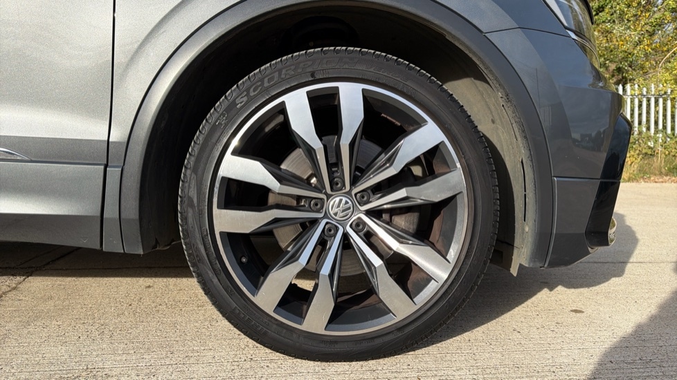 Used Volkswagen Tiguan 2018 for sale - 76623428: Photo 20