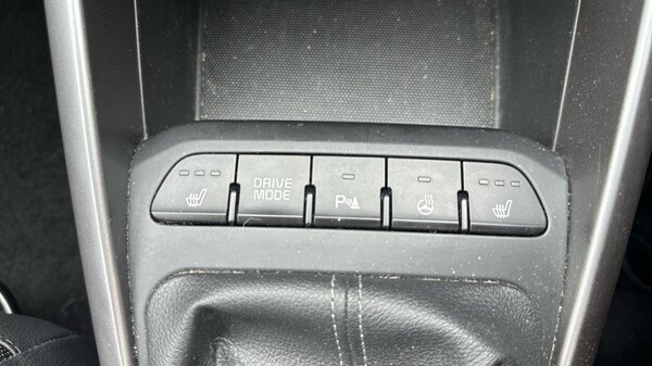 Used Kia Stonic 2021 for sale - 75726040: Photo 30