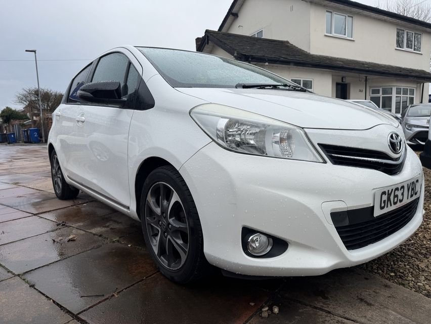 Used Toyota Yaris 2013 for sale - 77748098: Photo 2