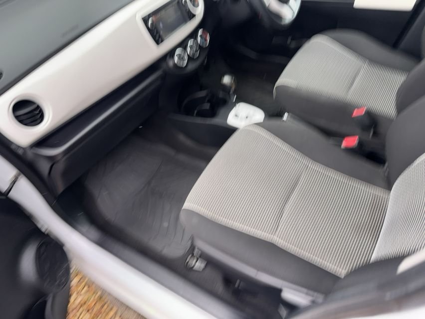 Used Toyota Yaris 2013 for sale - 77748098: Photo 8