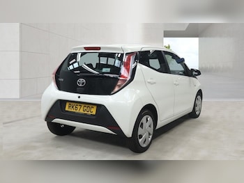 Used Toyota AYGO 2017 for sale - 79384730: Photo
