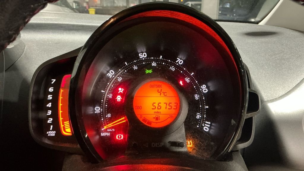 Used Toyota AYGO 2021 for sale - 77250458: Photo 8