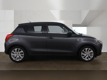 Used Suzuki Swift 2023 for sale - 78358648: Photo