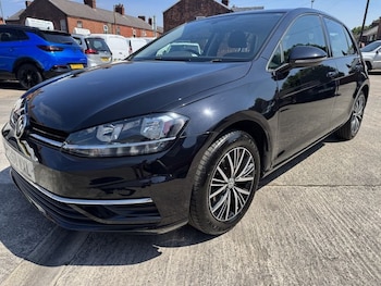 Used Volkswagen Golf 2018 for sale - 79197397: Photo