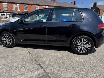 Used Volkswagen Golf 2018 for sale - 79197397: Photo