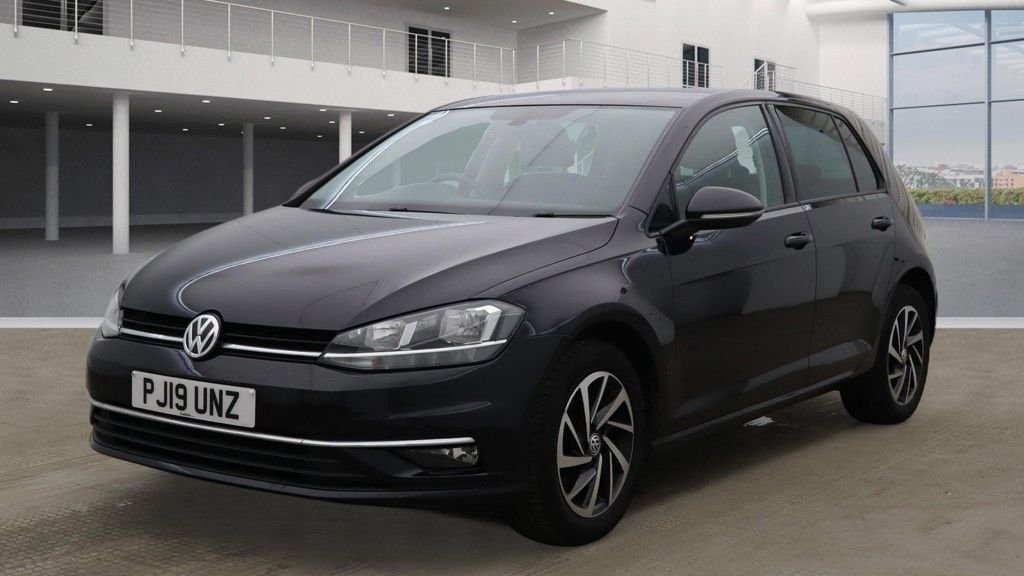 Used Volkswagen Golf 2019 for sale - 77835531: Photo 2