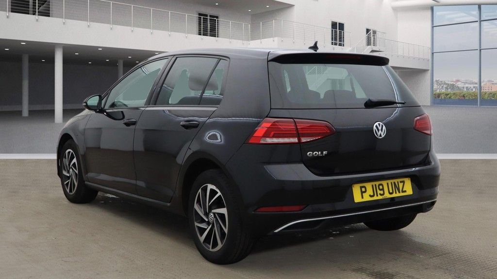 Used Volkswagen Golf 2019 for sale - 77835531: Photo 3
