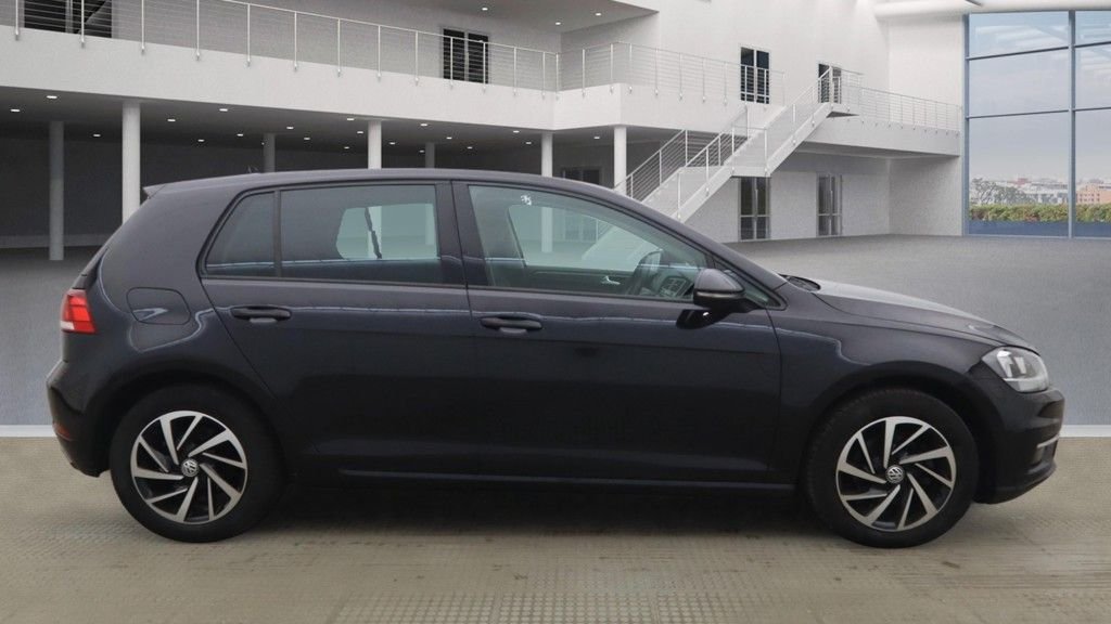 Used Volkswagen Golf 2019 for sale - 77835531: Photo 5