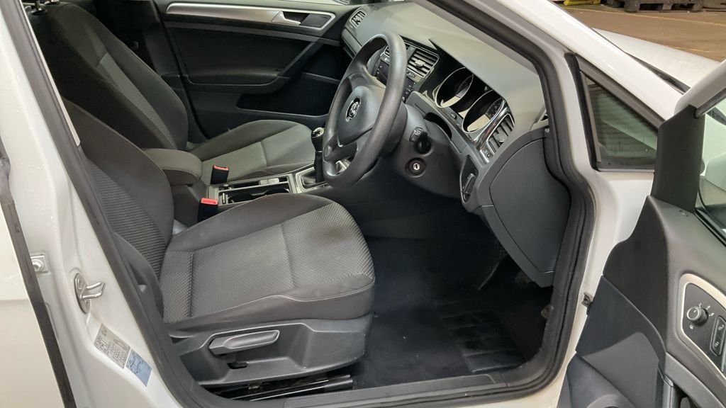 Used Volkswagen Golf 2019 for sale - 77680929: Photo 3