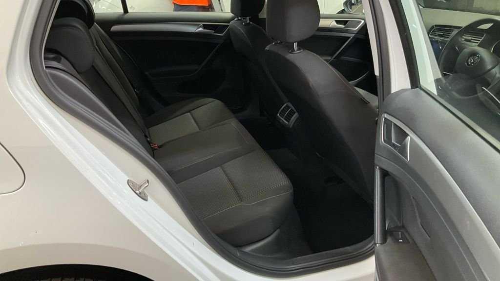 Used Volkswagen Golf 2019 for sale - 77680929: Photo 4