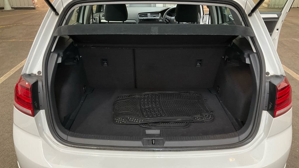 Used Volkswagen Golf 2019 for sale - 77680929: Photo 9