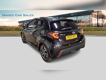 Used Toyota Yaris 2023 for sale - 77936657: Photo