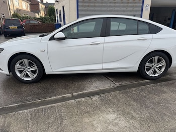 Used Vauxhall Insignia 2020 for sale - 77342043: Photo