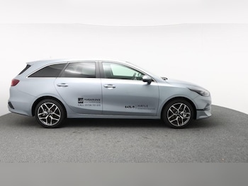 Used Kia Ceed 2025 for sale - 77117369: Photo